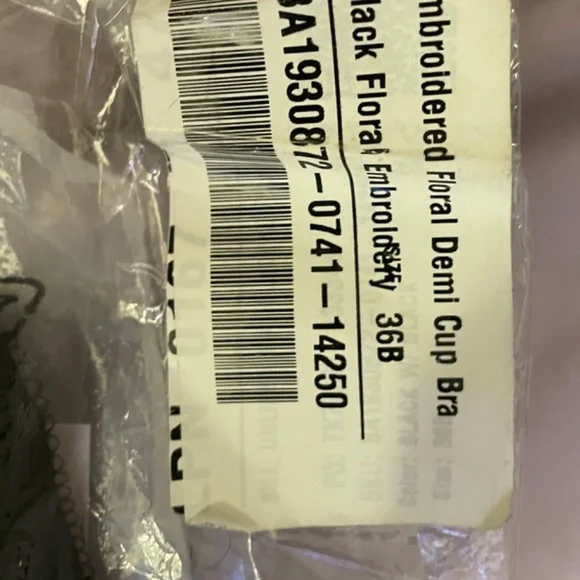 Savage x Fenty Embroidered Floral Demi Cup Bra - Picture 3 of 3